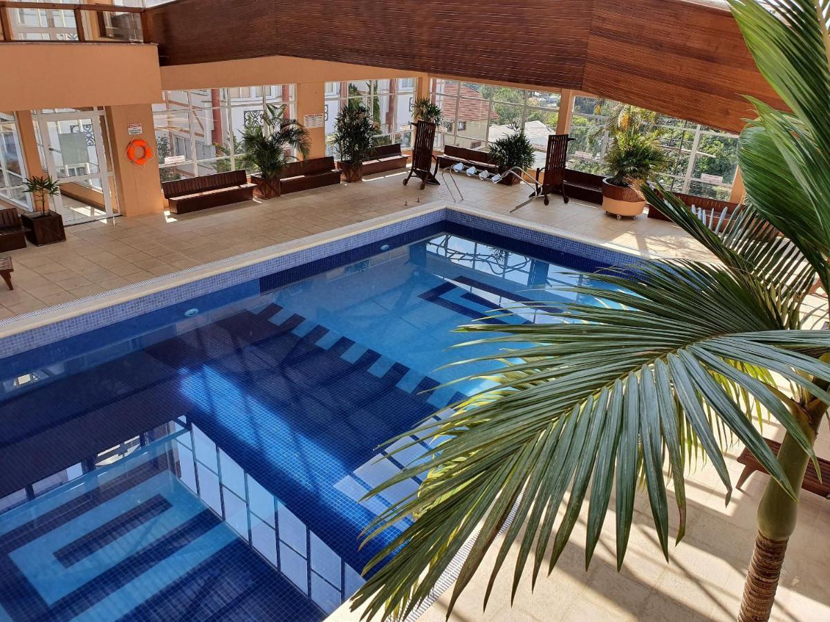 Apto No Centro De Gramado Com Piscina Termica Exterior foto